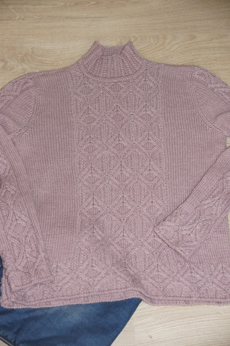 Полушерсть от Семеновской фабрики. Спицы 4 мм.