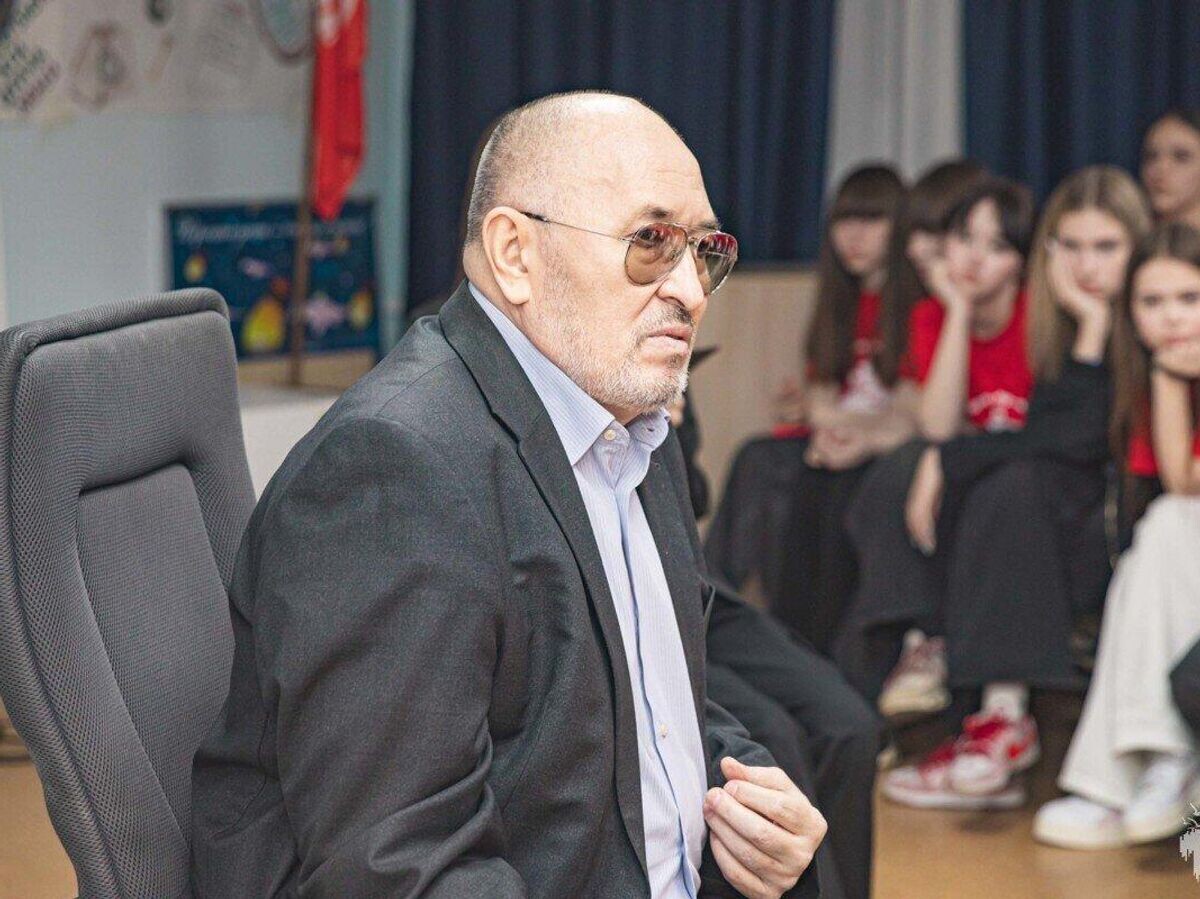    Заслуженный деятель искусств Российской Федерации Виктор Галкин© Фото : ФГБОУ ВДЦ "Океан"