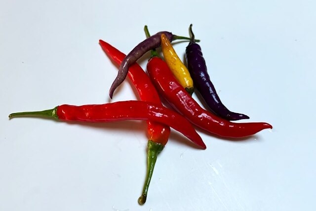     Оказывается в перце чили есть вещества, которые снижают его же остроту