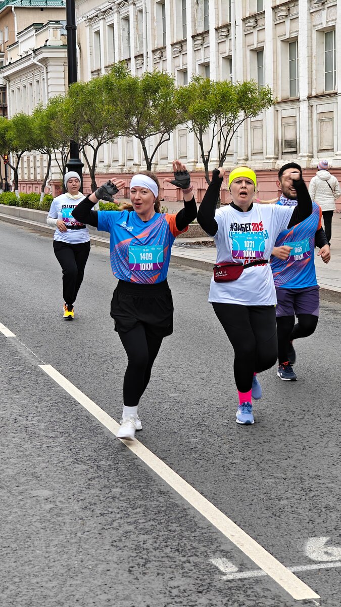 Бегу примерно восьмой километр, настроение бодрое