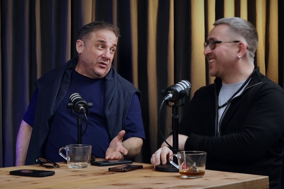    По словам Комика, чтобы встретить шукшинских персонажей, достаточно приехать на родину писателя. Скриншот rutube-канал «Александр Бессонов»