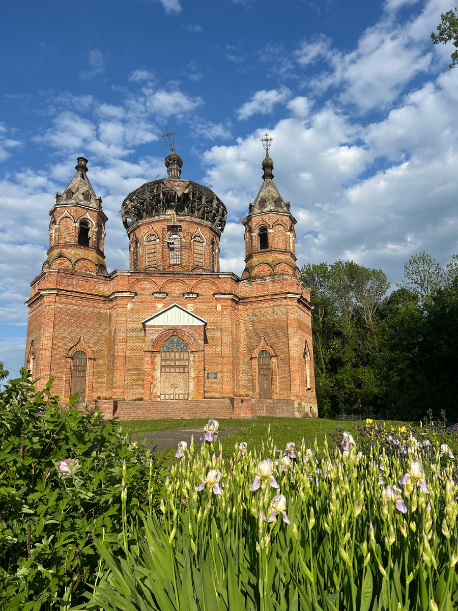 Храм Воскресения Христова в Старой Ольшанке