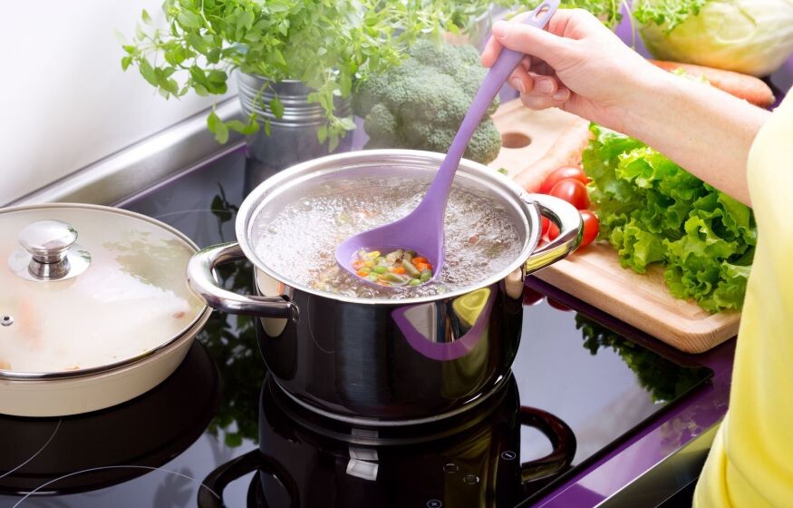    Россияне начнут получать зарплату за ведение домашнего хозяйства: законопроект