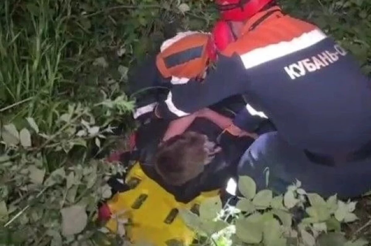    В Адлере спасатели эвакуировали мужчину, упавшего с высоты 6 метров