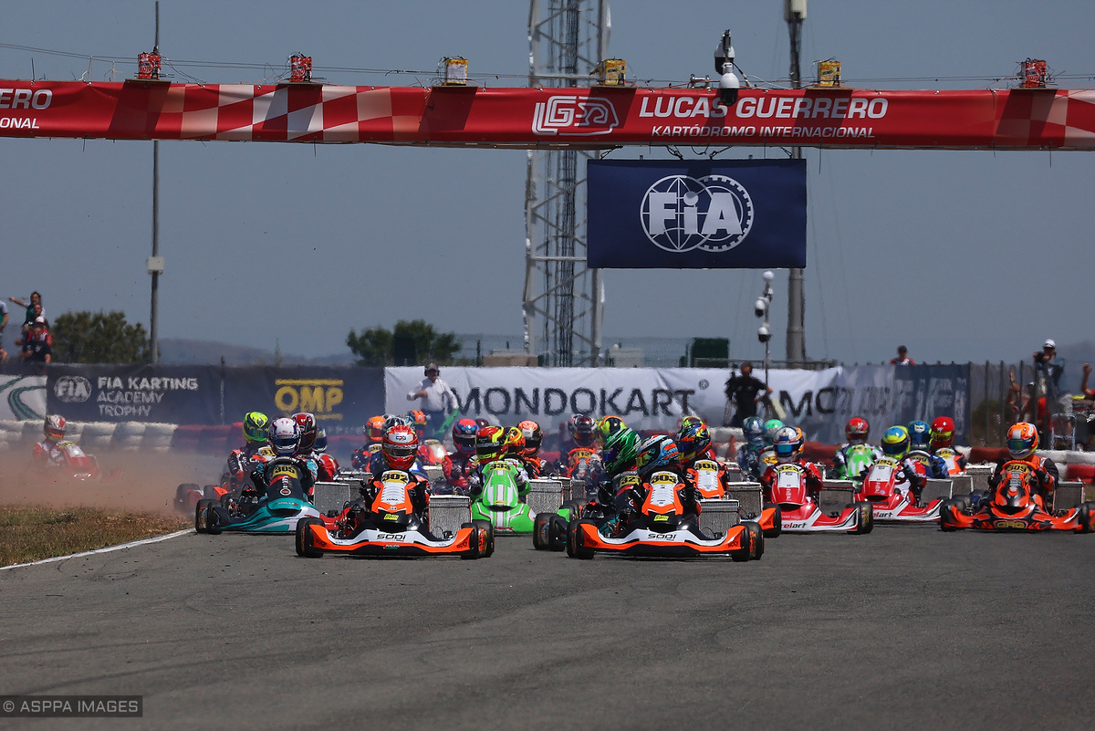 Старт гонки, #302 Максим Орлов, Фото Даниэль Балларин, АСППА ИМАДЖЕС