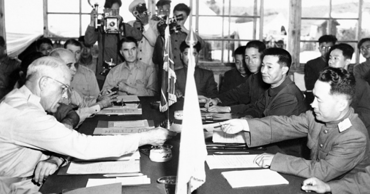 Переговоры, фото в интернете