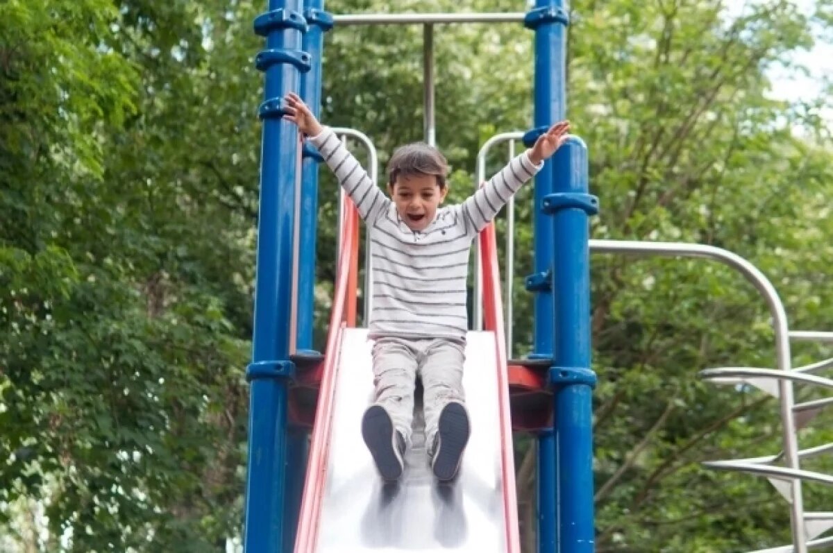    В Тверской области девочка получила компенсацию за травму на площадке