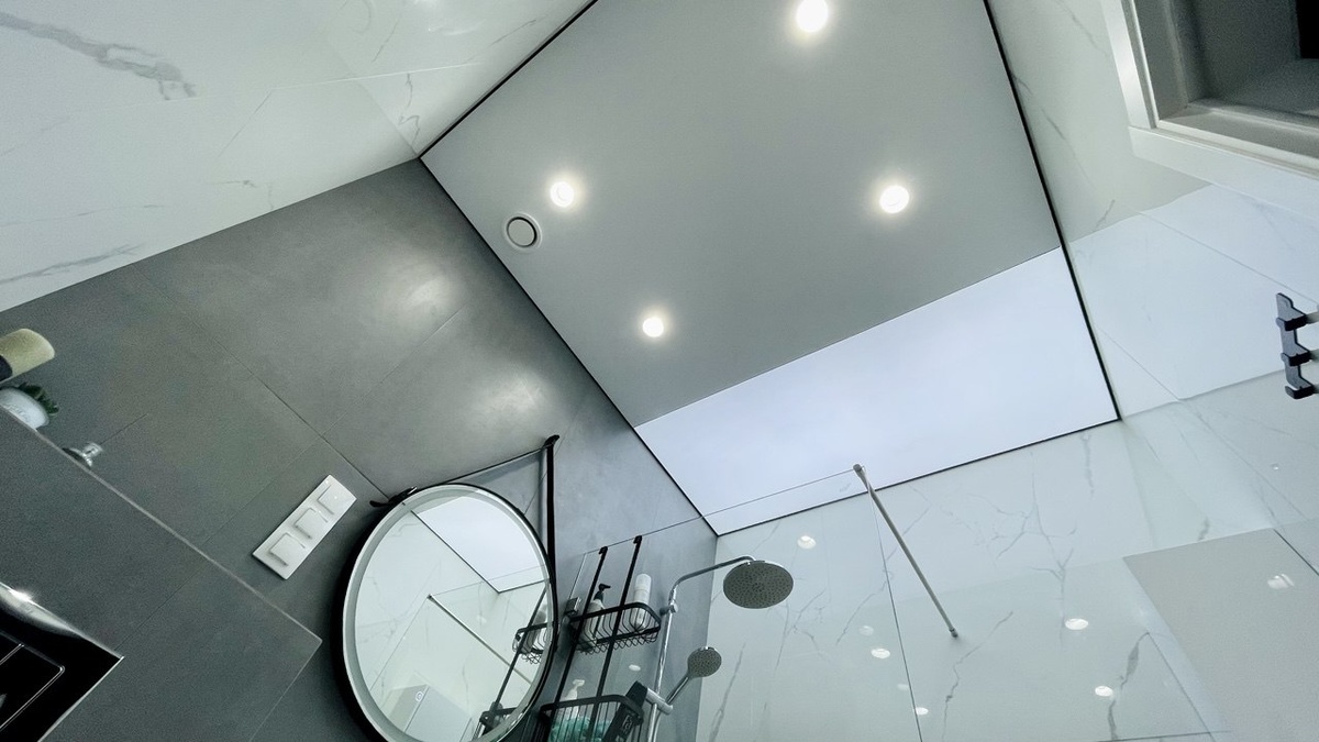 Светильники в ванной комнате.