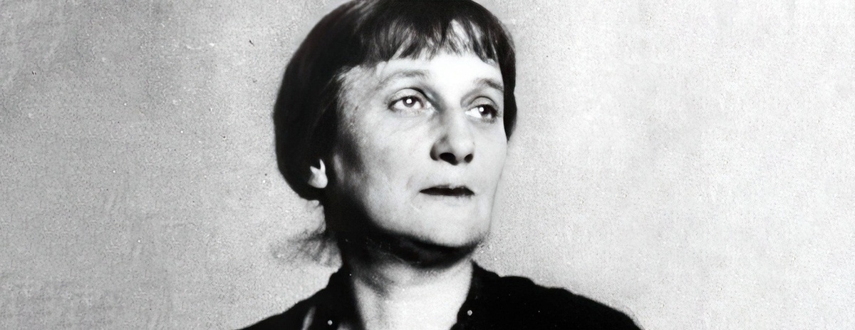    Анна Ахматова перебралась в "горницу колдуньи" Булгаковой, когда та вернулась из Ташкента в Москву. / Культура.рф