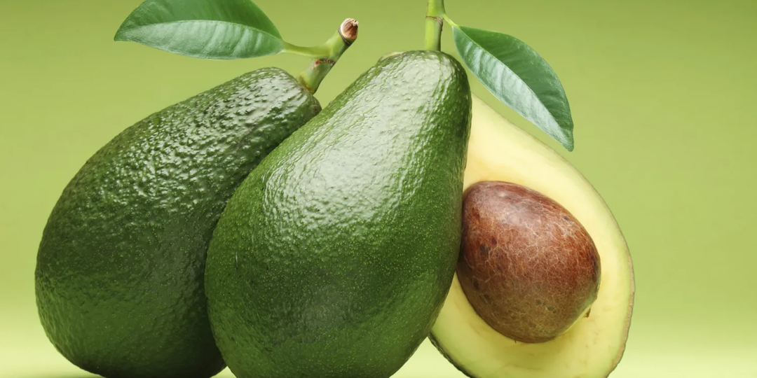 «Крокодилья груша» - почему важно чаще есть вкусное и полезное зеленое масло в кожуре?