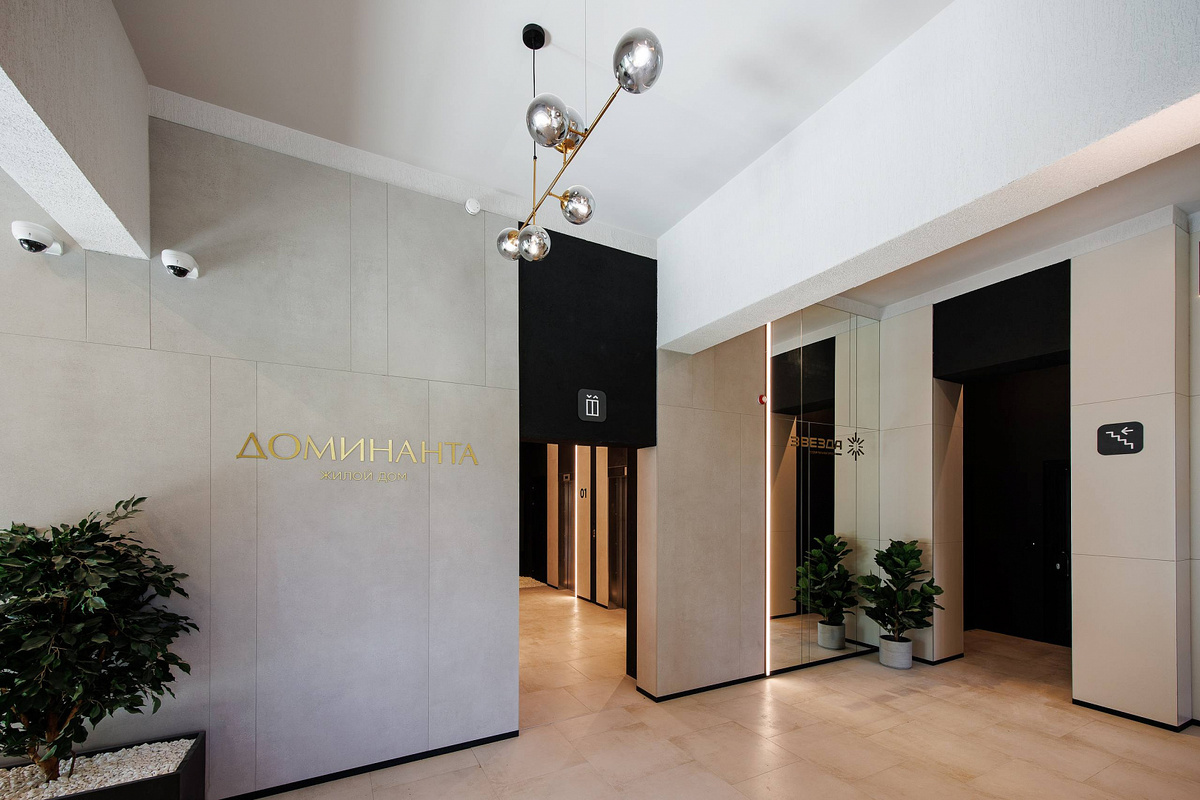 Высокие потолки, мягкая подсветка, дизайнерский ремонт в парадных сразу задают настроение домашнего уюта