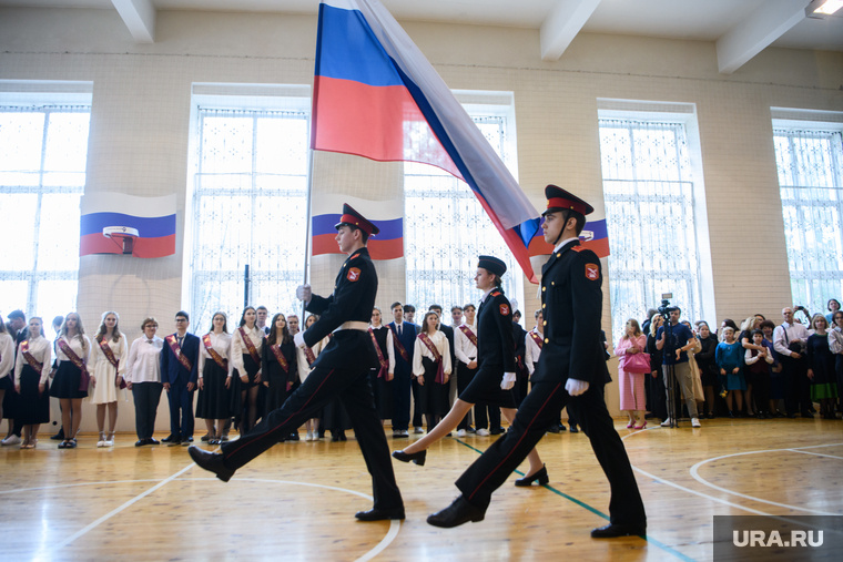 Впереди у школьников — экзамены. Фото: Илья Московец © URA.RU