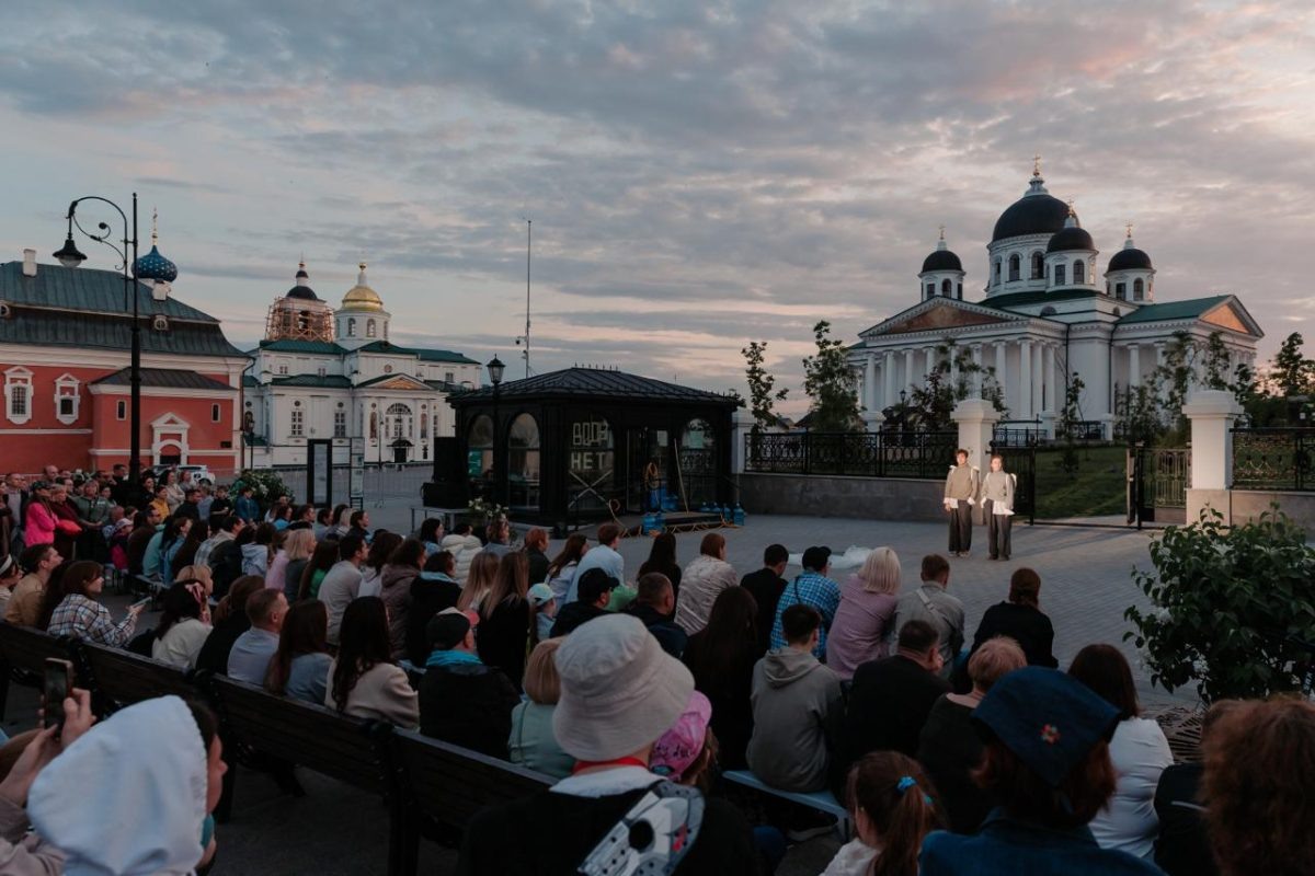    Более 1500 зрителей побывало на показах театрального фестиваля «Из области» в Арзамасе