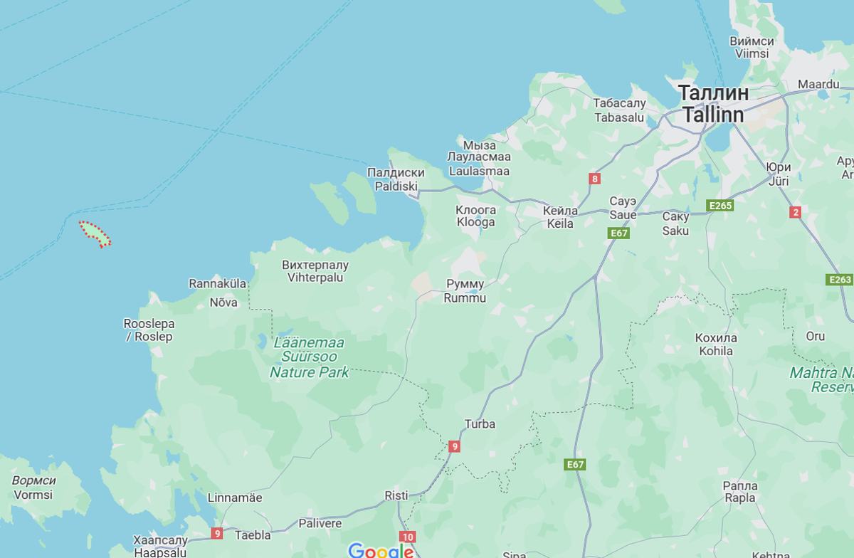 Эстонский остров Осмуссаар на карте (левее материка, выделен красным) © Google