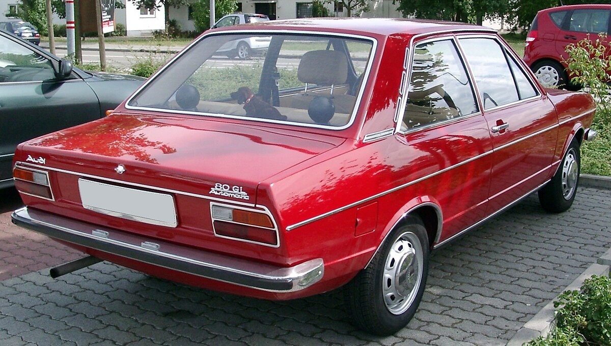 Audi-80 B1 сзади. Источник фото: commons.wikimedia.org