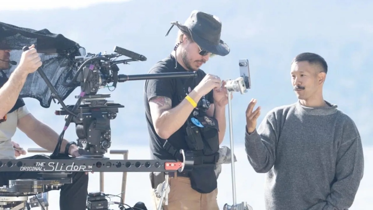    Pixel 10 Pro сфотографировали во время съёмок рекламы