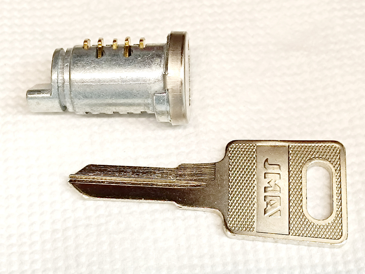 С заготовкой небольшие проблемки, обычные варианты не годятся по заходу или по высоте.