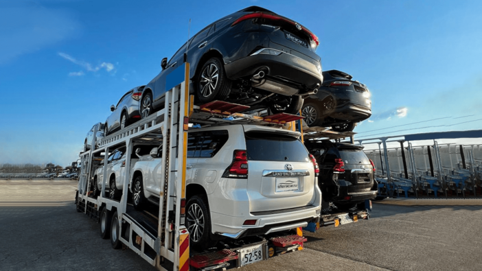 Покупка машины из Японии кажется выгодной: низкие цены, отличное состояние, надежные двигатели. Но 9 из 10 покупателей теряют деньгииз-за типичных ошибок. Разбираем 5 фатальных промахов, которые превращают мечту в кошмар. 