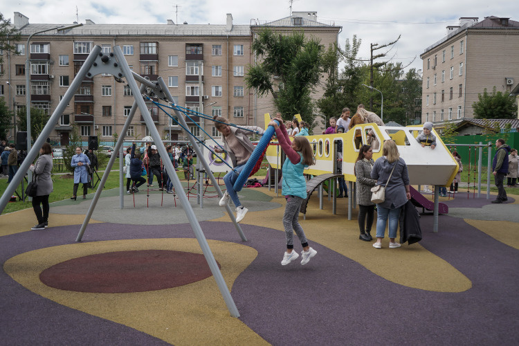    Гиниятуллин попросил горожан своевременно оплачивать «коммуналку», поскольку от этого зависит качество содержания домов, бесперебойность и надежность коммунального обеспечения.   
Фото: «БИЗНЕС Online»