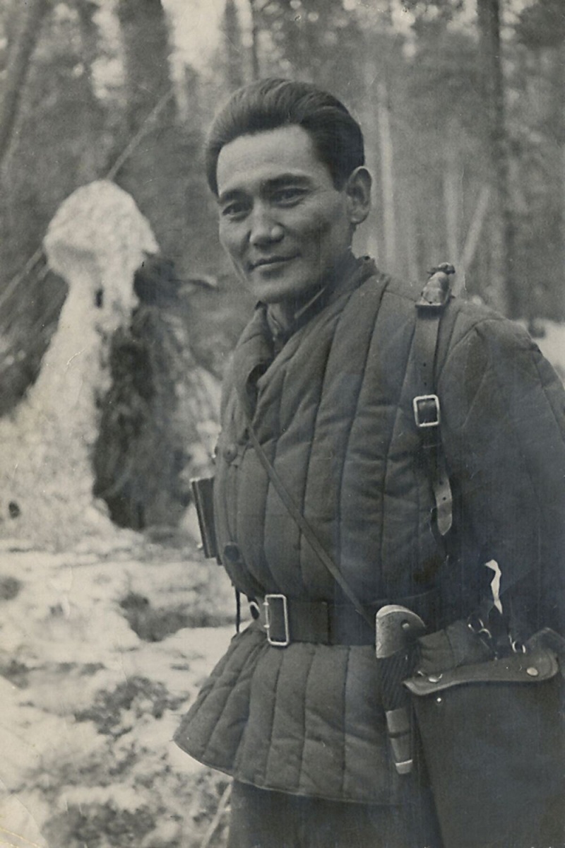 Бауыржан Момышулы