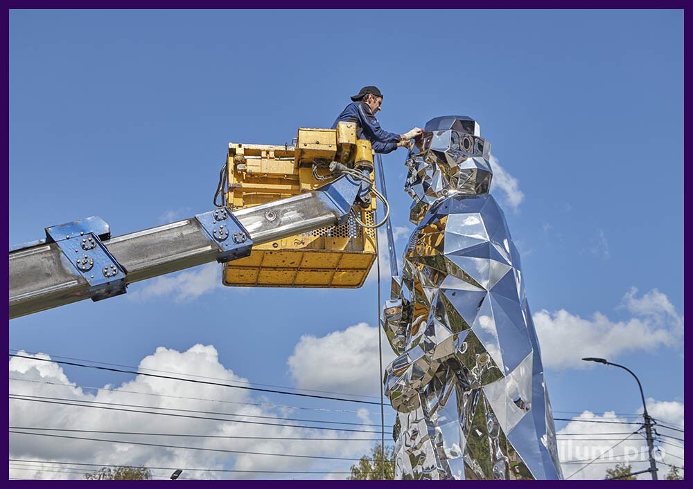 монтаж полигонального памятника в Рязани