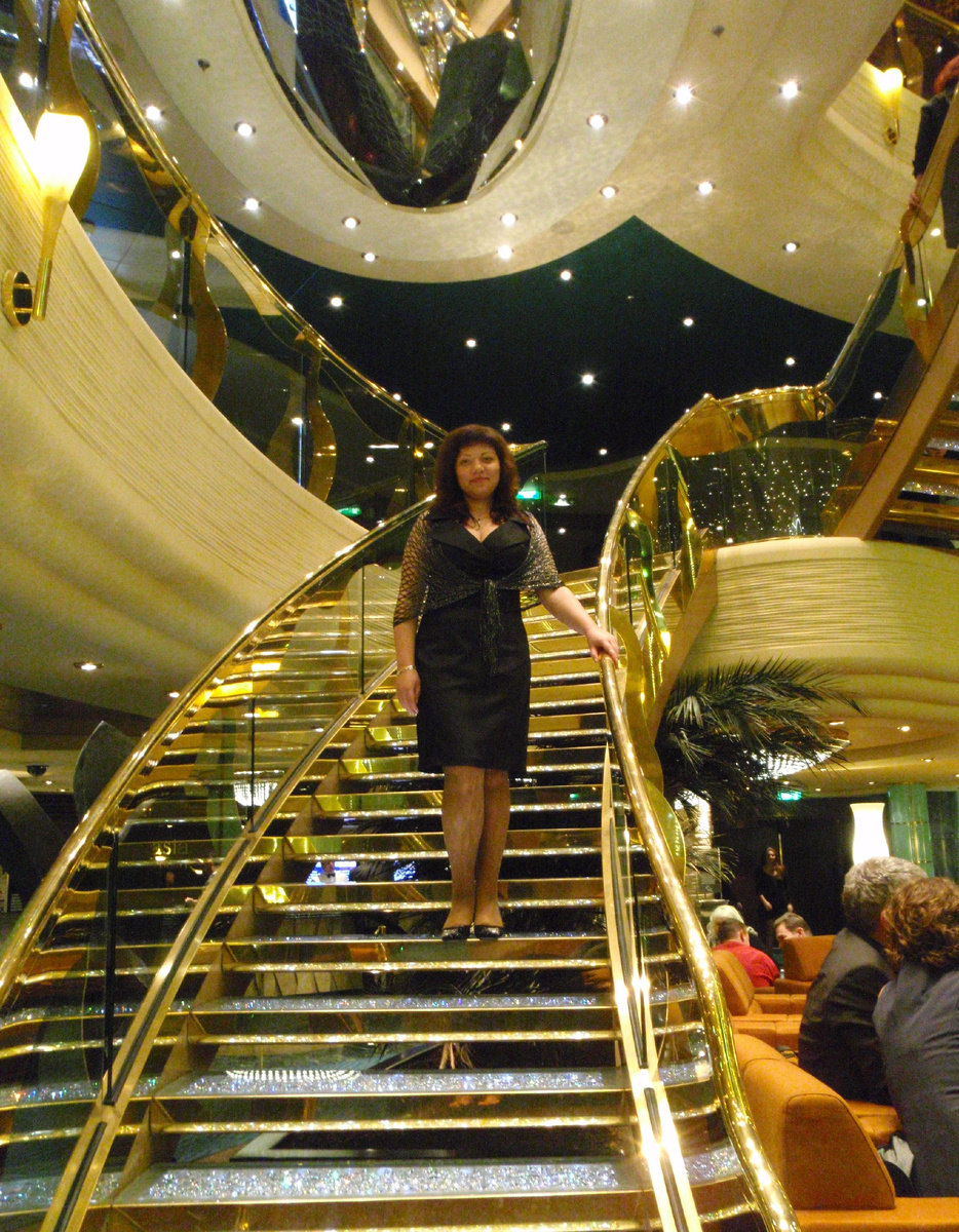 Вечерний выход в свет. Круиз по Средиземному морю. Фото из архива автора. 