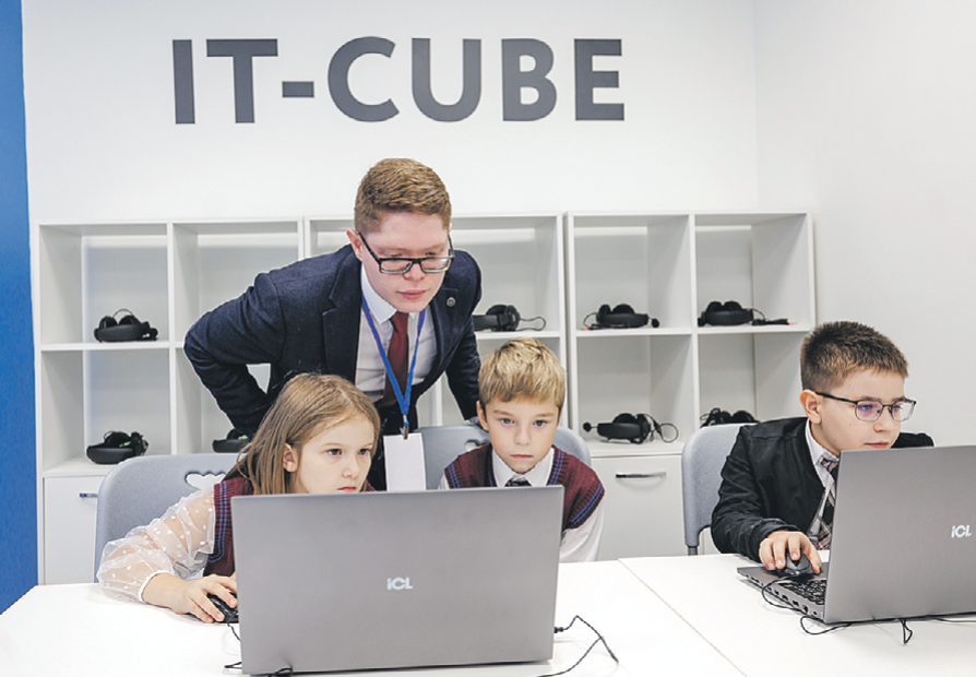 Рейтинги РФ и РБ уверенно ставят Союзное государство на высокие места среди самых умных стран. Фото: Валерий ЗВОНАРЕВ/kpmedia.ru