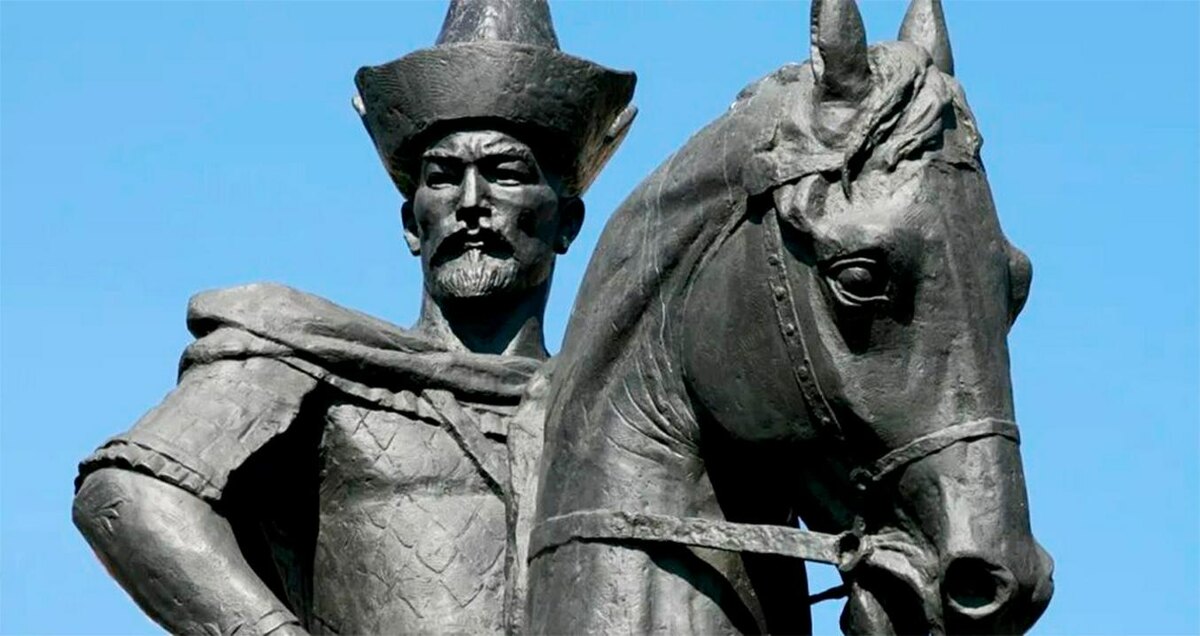 Фрагмент памятника Кенесары-хану в Астане. Фото с сайта e-history.kz