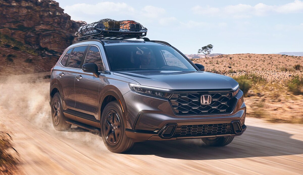 Это Honda CR-V текущего поколения, а совершенно новый кроссовер CR-V появится в 2027 году для конкуренции с новым Toyota RAV4. Фото: Honda  📷
