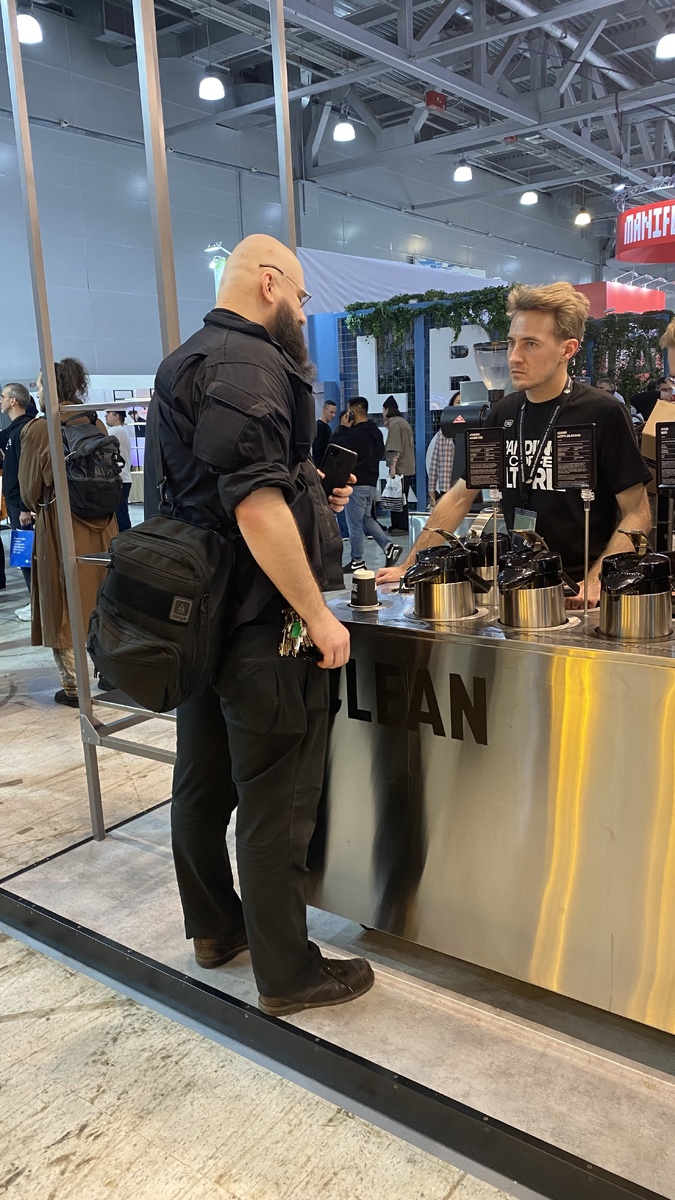 Воркфлюенсер на выставке ПИР 