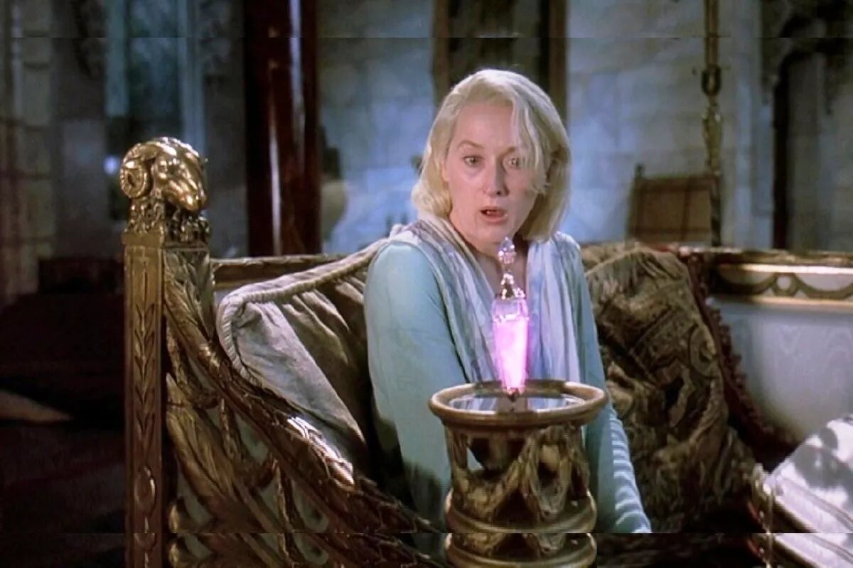 В будущем может воплотиться самая невероятная идея фантастов, и ученые создадут «коктейль молодости», способный замедлить старение в полтора раза.
Фото: Кадр из фильма «Смерть ей к лицу»