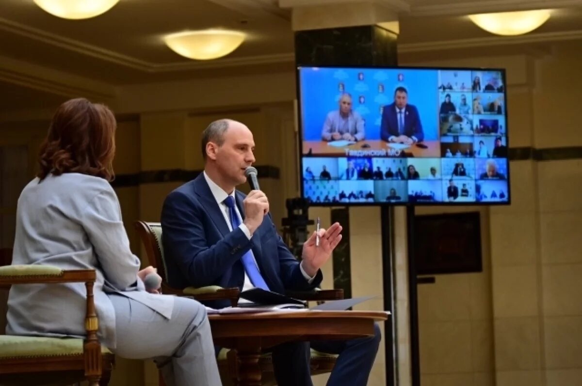    Паслер ответил на вопросы бизнеса и предложил встречаться дважды в год