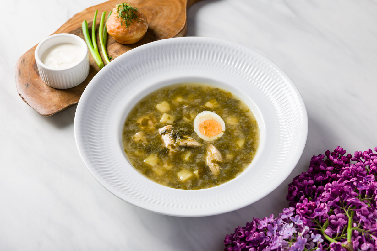 Зеленый суп в ресторане Kislovsky Taste&Place,