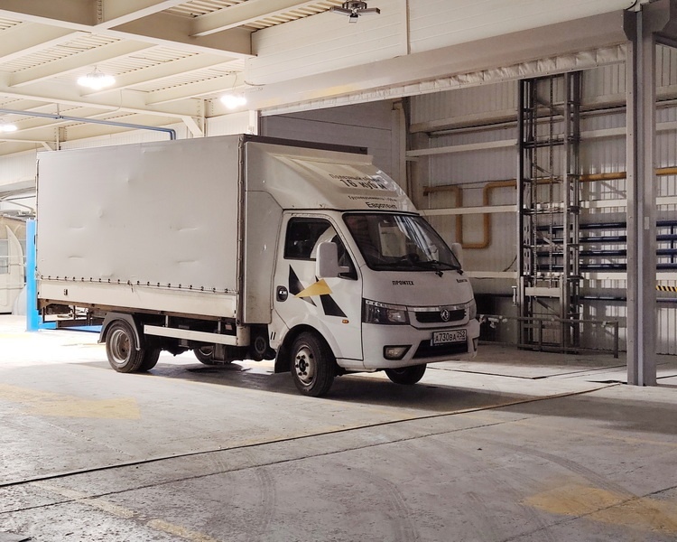 Наш "Капитан" — трудяга с характером: 133 390 км на одометре, ежедневно таскает грузы на расстояние 300 км, а в отпуске (ну, почти) катался в Махачкалу, Минск и Москву. ТО проходил, расходники менял — всё как у людей. 