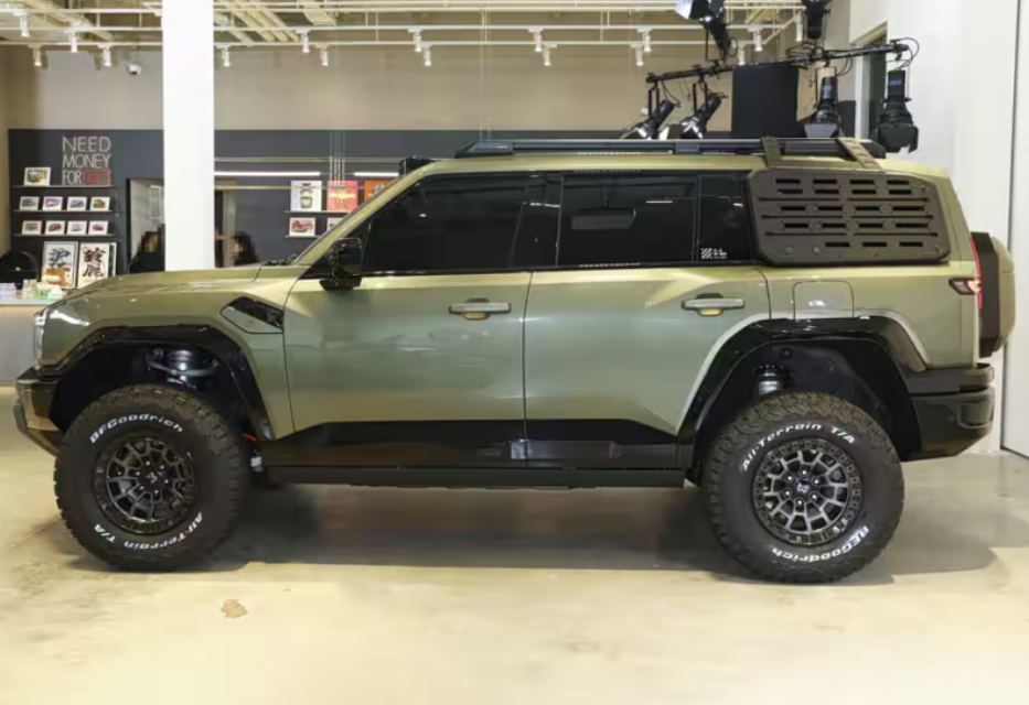 Dongfeng Warrior M817