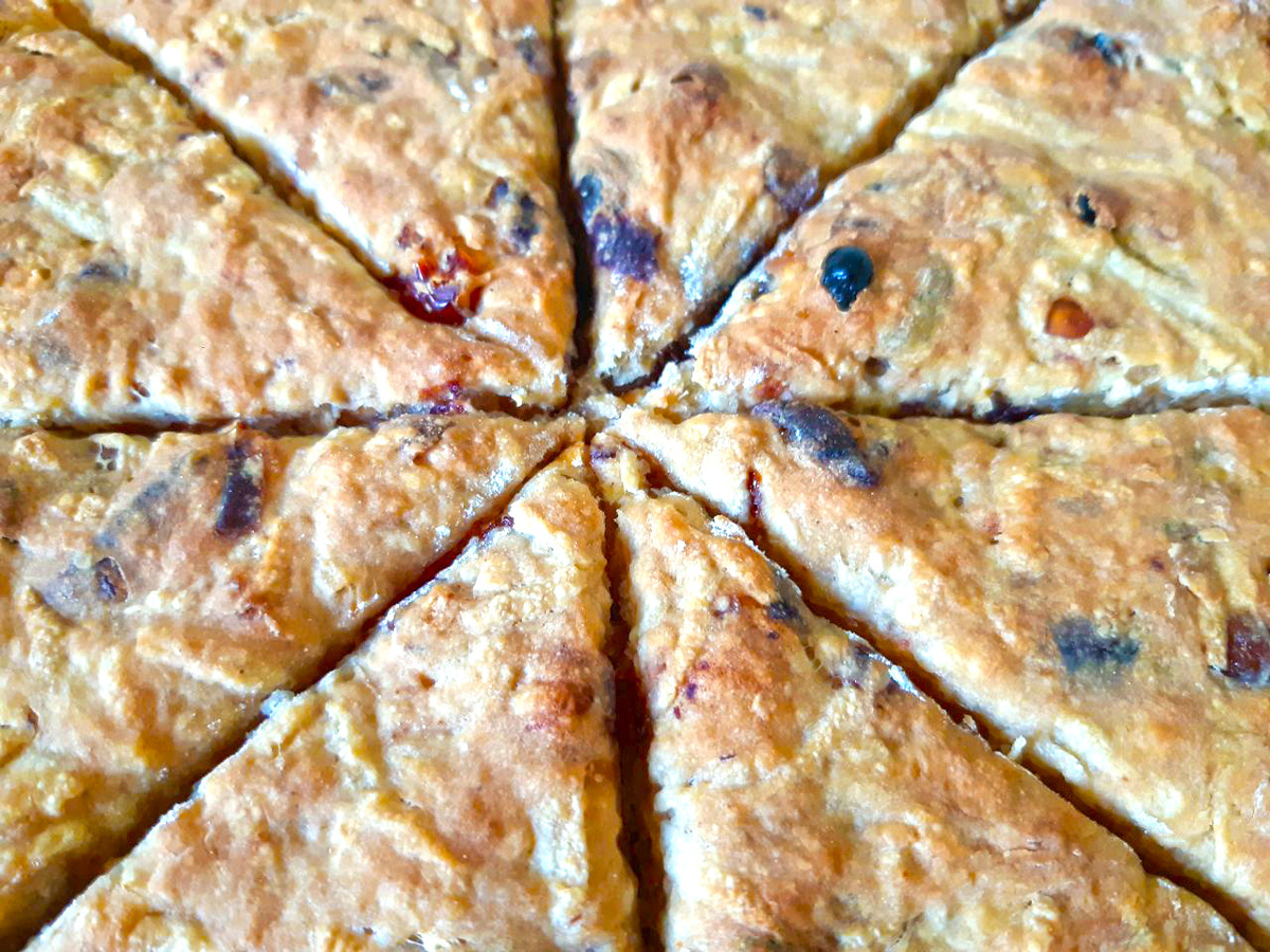 Аккуратно прорезала