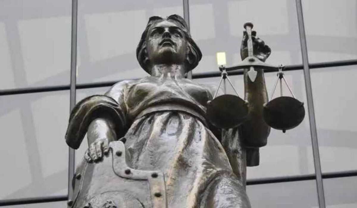     Статуя богини Фемиды. Источник: ria.ru Автор фото: Илья Питалев