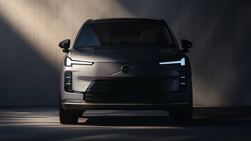    На фото: новый кроссовер Volvo XC70