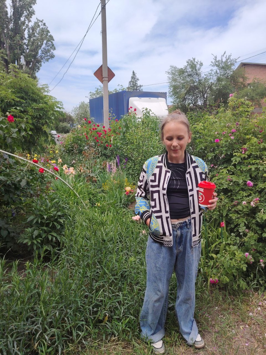 Отделение реабилитации находится в удивительно уютном райончике. Там очень много цветников и палисадников