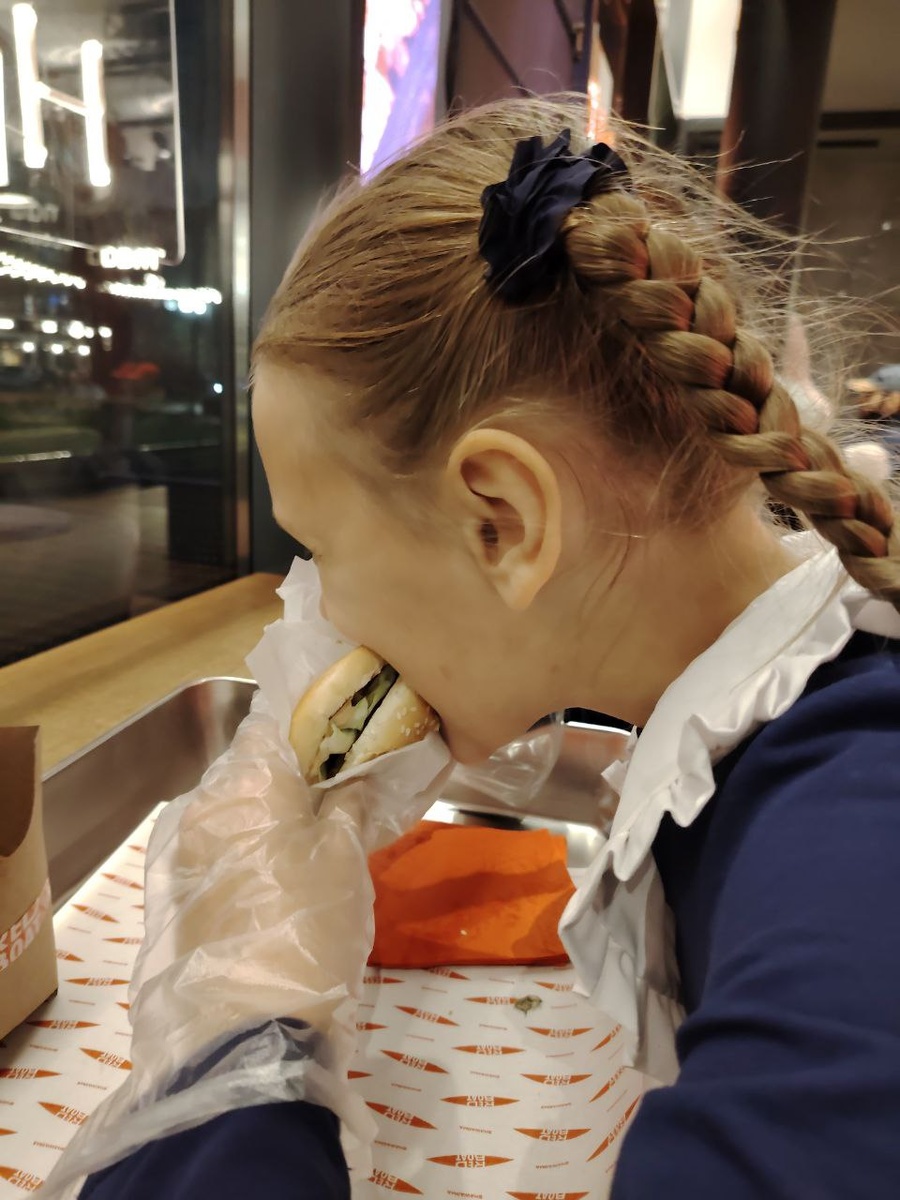 Хороший бургер - вполне себе сбалансированный пере-кусь)) 