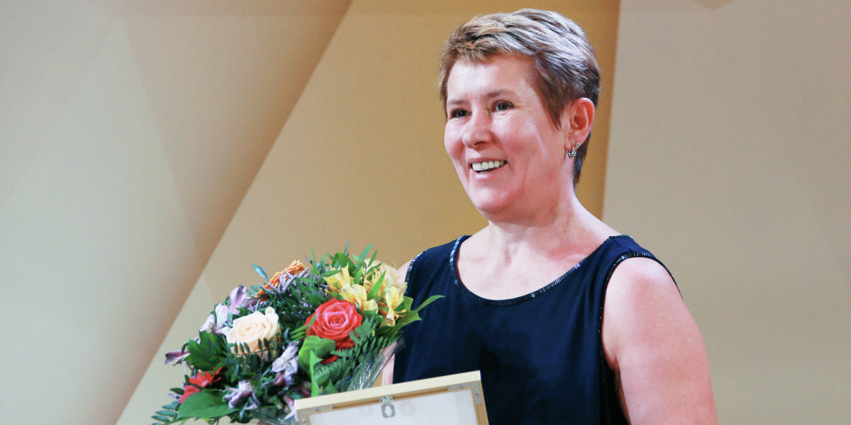 Олимпийская чемпионка и журналист Е. Вайцеховская. Фото Яндекс.Картинки.