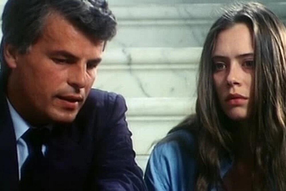    «Спрут» — телевизионный многосерийный художественный фильм 1984 года о борьбе итальянских правоохранительных и судебных органов с сицилийской мафией и коррупцией. Кадр из сериала