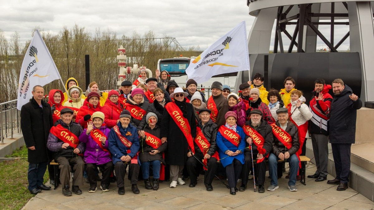    В Нефтеюганске отметили общегородским митингом 61 годовщину отправки первой нефти