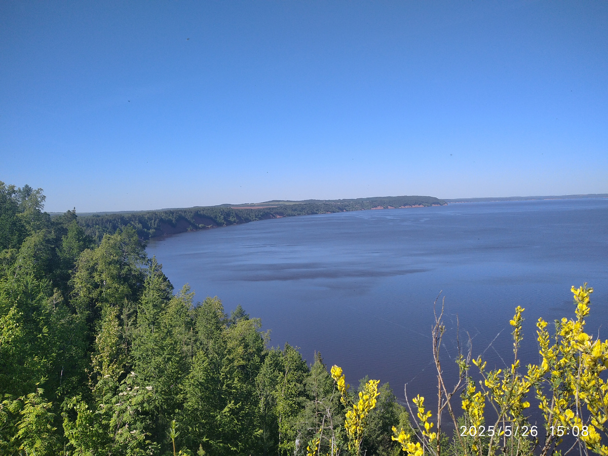 Если листать галарею, то получится панорама этого места, все фотографии мои