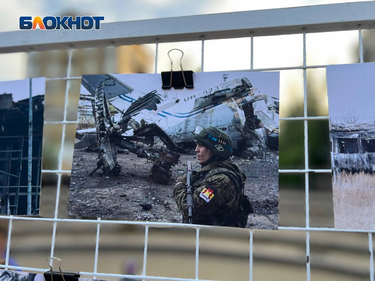 Фотовыставка, посвященная боям за Донецкий аэропорт. Фото: Блокнот Донецк