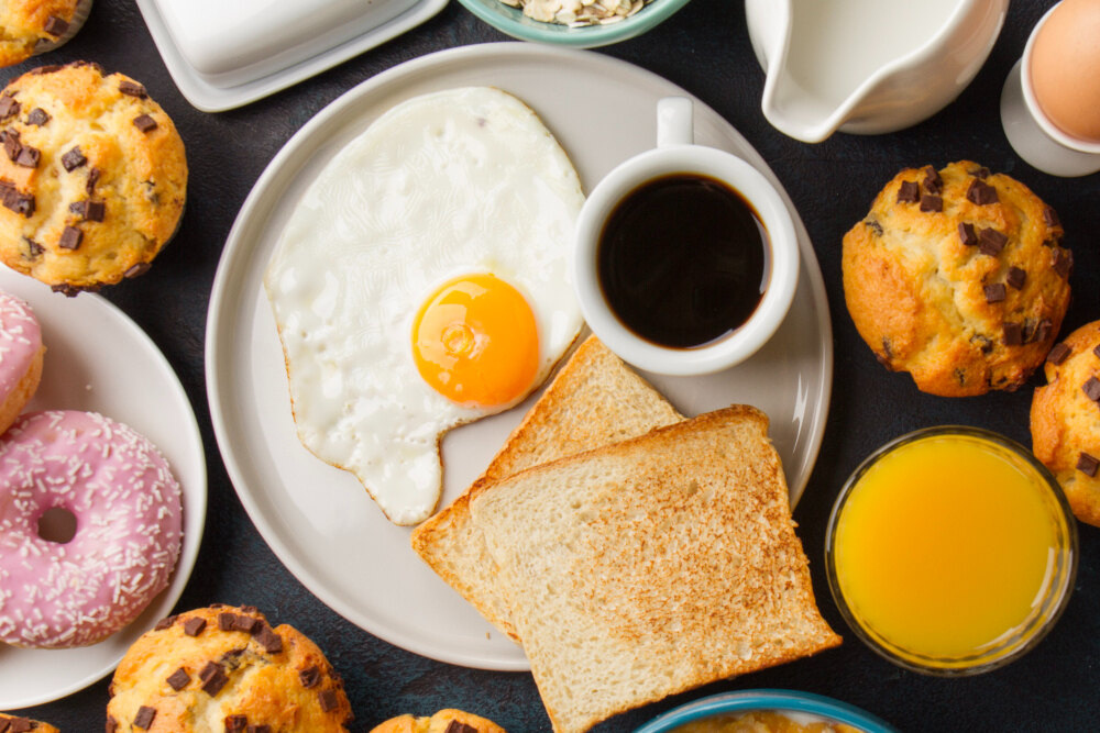     4 ошибки, которые следует избегать во время завтрака, чтобы оставаться здоровыми