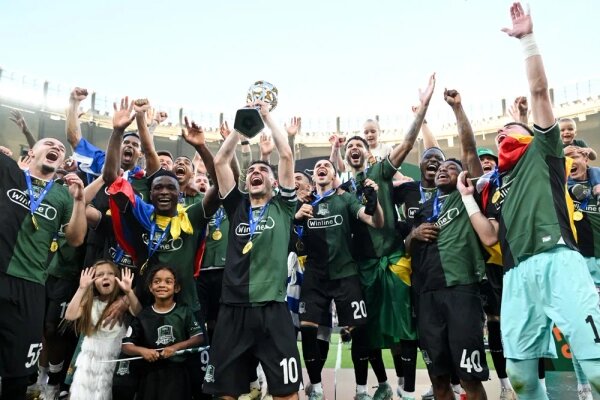 «Краснодар» впервые победил в чемпионате России по футболу. Фото © ТАСС / Степан Ноздрев