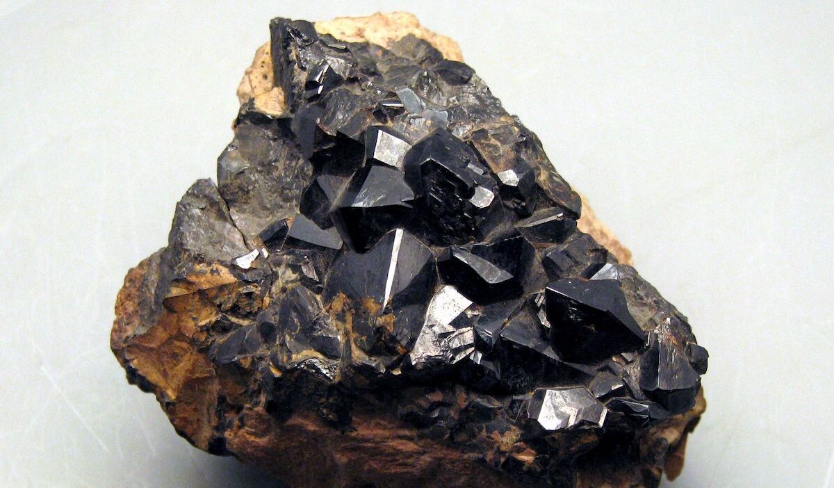 Касситерит, из собрания ГГМ РАН. Источник: wiki.geologyscience.ru