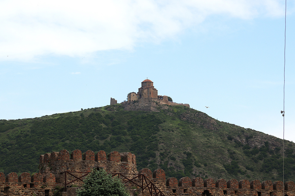 Вид на Джвари из Мцхеты