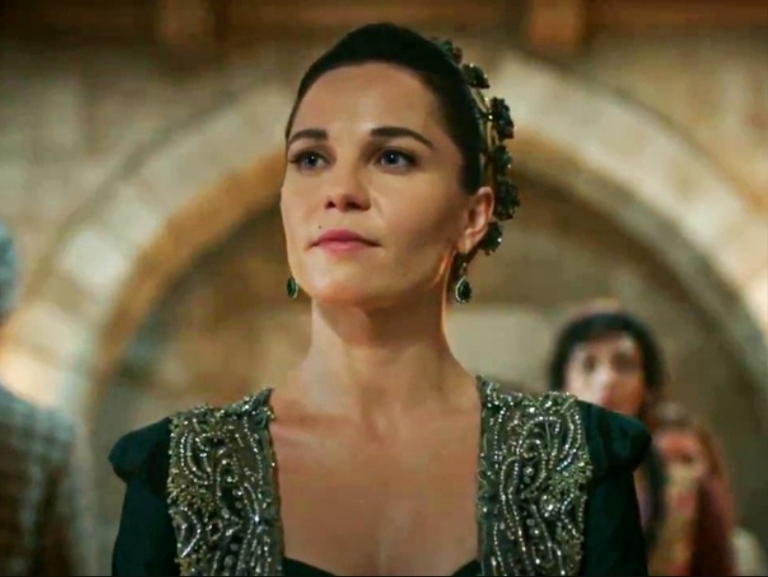 Валиде Хандан.